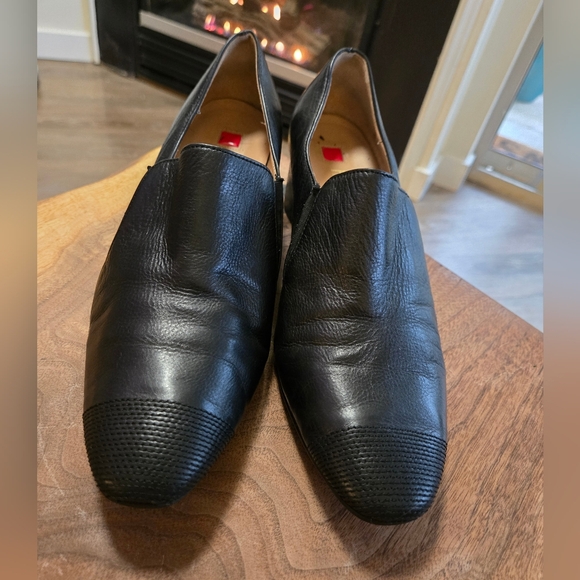 ✨️HOST PICK✨️ Högl Leather Block Heeled Loafers with Embroidered Toe Caps - Picture 3 of 15